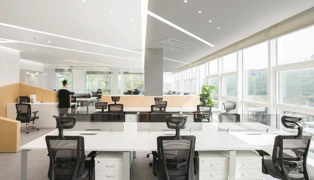 青岛生物科技有限公司开放式办公室装修效果图